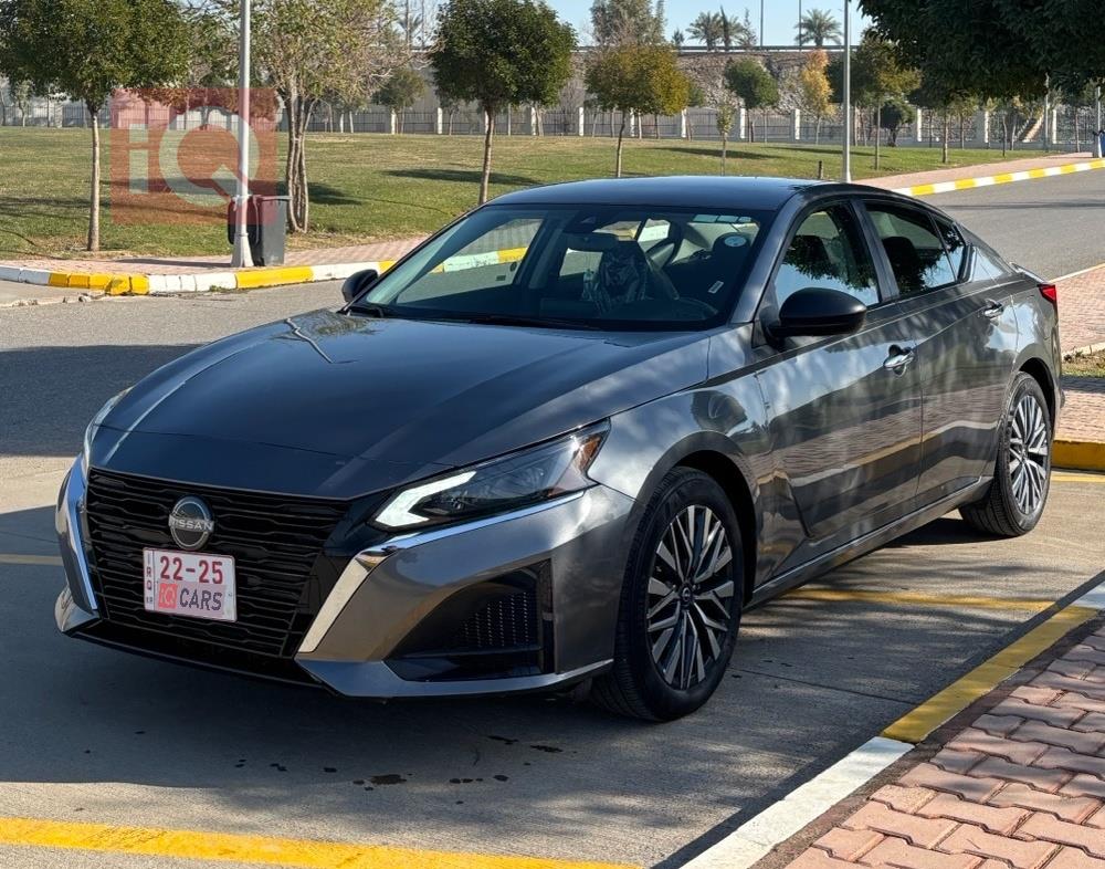 نيسان ألتيما